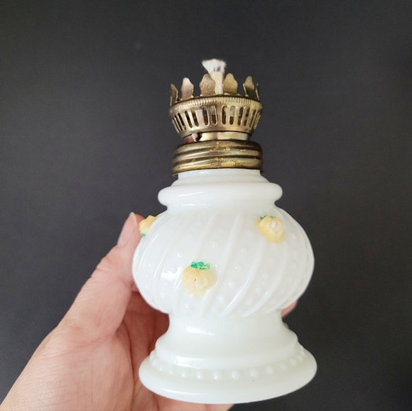 Vintage White Milk Glass w/ Rose Flowers Oil Lamp, Vintage Home Decor] Vintage - Picture 7 of 8